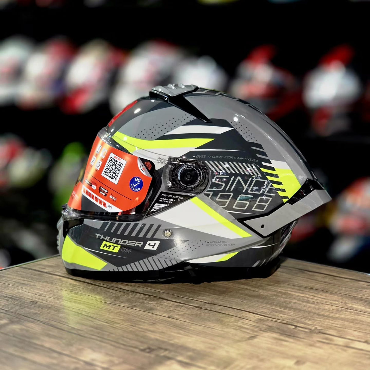 MT Thunder 4SV  H3 Luminence - Motorcycle Riding Helmet FullFace